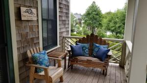 The Sleepy Pup by Seabrook Hospitality