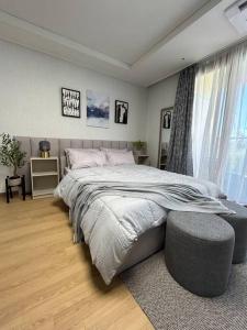 Cozy Condo in Clark Pampanga with Free Parking & Pool Access