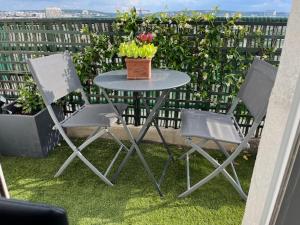 Appartements DERNIER ETAGE TERRASSE Pte St Coud : photos des chambres