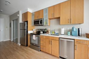 Comfy studio near SM Promenade! Free parking!