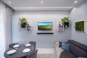 Sky suite downtown SMN ,train station,2 letti,balcone