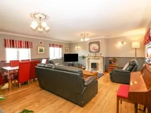 Tyn Rallt Ice Cream Farm - Llangadwaladr