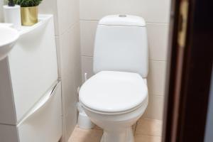 Sleeps 10 City Center Penthouse op US Embassy