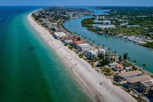 New Listing Stunning view Cypress Beachfront suite