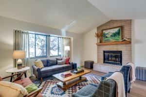 Pet-Friendly Escape with Game Room and Fire Pit!