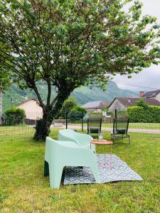 Appartements La Suite Unique - Le jardin sur les Pyrenees- vue panoramique montagne -jardin cloture prive de 100m2-Parking-Linge de lit et serviettes compris- : photos des chambres