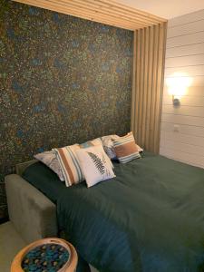 Appartements La Suite Unique - Le jardin sur les Pyrenees- vue panoramique montagne -jardin cloture prive de 100m2-Parking-Linge de lit et serviettes compris- : photos des chambres