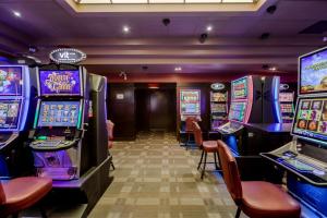 Best Western Premier Denham Inn & Suites