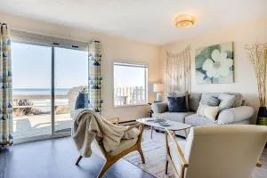 Ocean Front Duplex with Views! Dog Friendly -Surfside Cottage South - Seal Rock