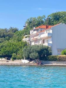 Apartment Kampor 15310a