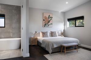 Away - 4 bedroom 2 bathroom family home