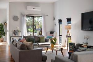 Away - 4 bedroom 2 bathroom family home