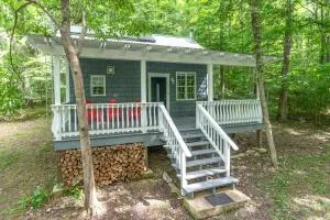Secluded Vacation Rental Bordering Creek! - Mountain View