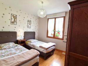 Gîte charmant à Naives-Rosières : 4 pers., grand terrain fleuri, proche Bar-le-Duc - FR-1-585-51