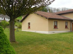 Maisons de vacances Gite charmant a Naives-Rosieres : 4 pers., grand terrain fleuri, proche Bar-le-Duc - FR-1-585-51 : photos des chambres