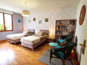 Maisons de vacances Gite charmant a Naives-Rosieres : 4 pers., grand terrain fleuri, proche Bar-le-Duc - FR-1-585-51 : photos des chambres