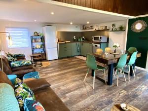 Chalets Cottage Jungle Chic en Provence : photos des chambres