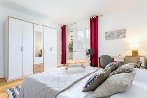 Apartments with WiFi Split - 23098