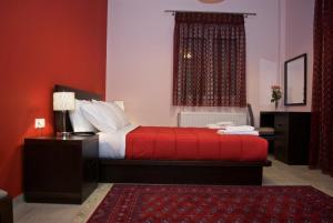 Deluxe Double Room (2 Adults + 1 Child)