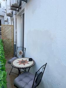 Cozy City Center Apartment