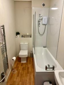 Romantic Chapel Retreat in Snowdonia - Sea Views & Serenity