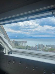 Romantic Chapel Retreat in Snowdonia - Sea Views & Serenity