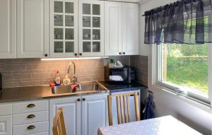 2 Bedroom Stunning Home In Eksjö