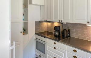 2 Bedroom Stunning Home In Eksjö
