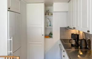 2 Bedroom Stunning Home In Eksjö