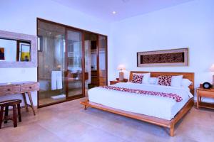 Angkasa 5 BR Beachfront Villa JU31