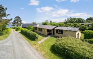 Cozy Home In Mesinge With Wifi