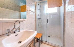 Appartements Gorgeous Apartment In Saint-Lunaire : Appartement 1 Chambre