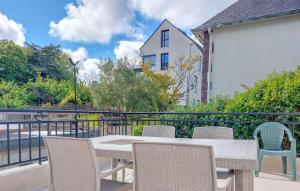 Gorgeous Apartment In Saint-Lunaire