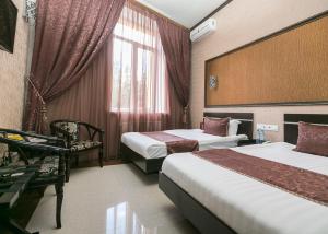Family Suite room in Golden Hotel