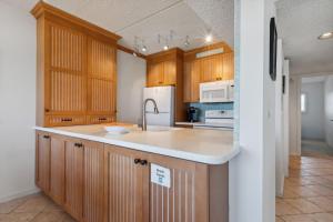 211 Oceans of Amelia