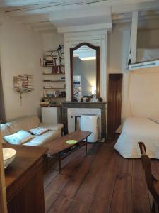 B&B / Chambres d'hotes B&B Le Miroir aux Fees Bordeaux : photos des chambres