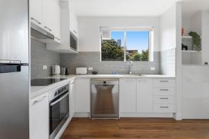 Newly Renovated South Yarra 2BR Apt with parking