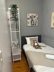 Cozy Single Room - Seconds to Central Station - Nearby CBD USYD UTS - Shared Bathroom
