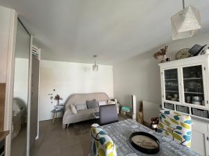 Arcachon Centre : T2 avec Parking, Loggia et Proche Plage - FR-1-319-566