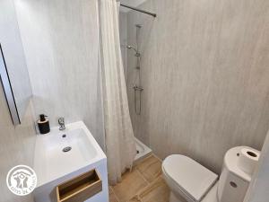 Maisons de vacances Gite 2 pers. proche plages et Marais Poitevin, terrasse couverte, tout inclus - FR-1-426-551 : photos des chambres
