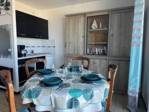 Appartements Studio 26m² - 4 pers - Notre-Dame-de-Monts - Animaux admis, Parking, Balcon - FR-1-540-292 : photos des chambres