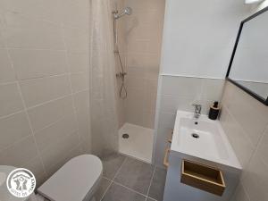 Maisons de vacances Gite cosy pour 2, proche plages et Marais Poitevin, avec terrasse privative a Saint-Michel-en-l-Herm - FR-1-426-549 : photos des chambres