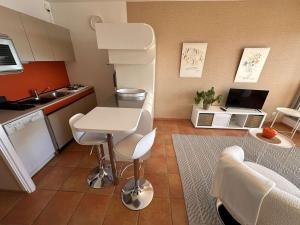 Appartement 3 Pièces, Piscine Privée, Proche Plage - Port Camargue - FR-1-731-74