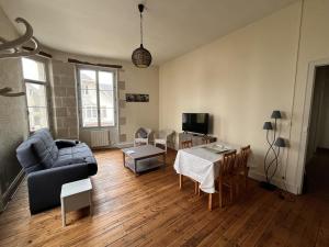 Charmant T2 en centre-ville, 1er étage, La Roche-Posay, pour 4 pers, animaux bienvenus - FR-1-541-107