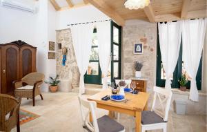 1 Bedroom Gorgeous Home In Vrisnik 