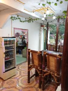 Fun Family Guest House n Jungle Tour