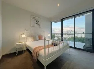 GW24-1 BATH 2 BR at The Glen with FREE Parking and Balcony - 格伦韦弗利