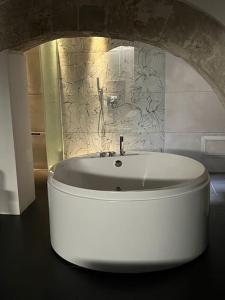Judeka Suite Ortigia with Jacuzzi