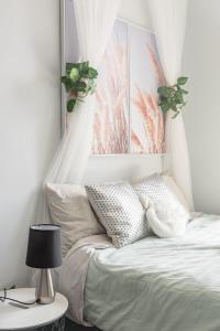 Modern Double Studio Room - AC - 1Mins to Central - Nearby Most Sydney Hotspots