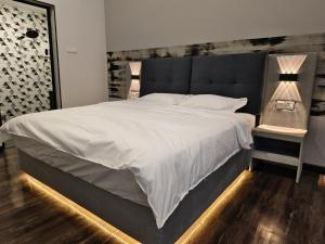 Private Room with ensuite bathroom in Bukit Bakri